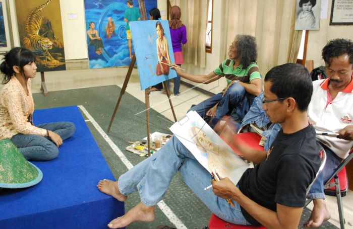 Detail Gambar Orang Melukis Nomer 46