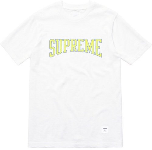 Detail Gambar Orang Memakai Baju Supreme Nomer 36