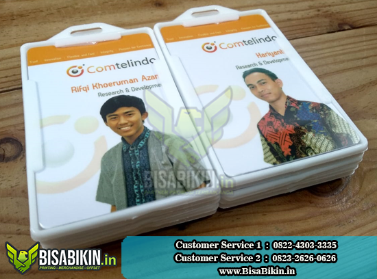 Detail Gambar Orang Memakai Id Card Nomer 21