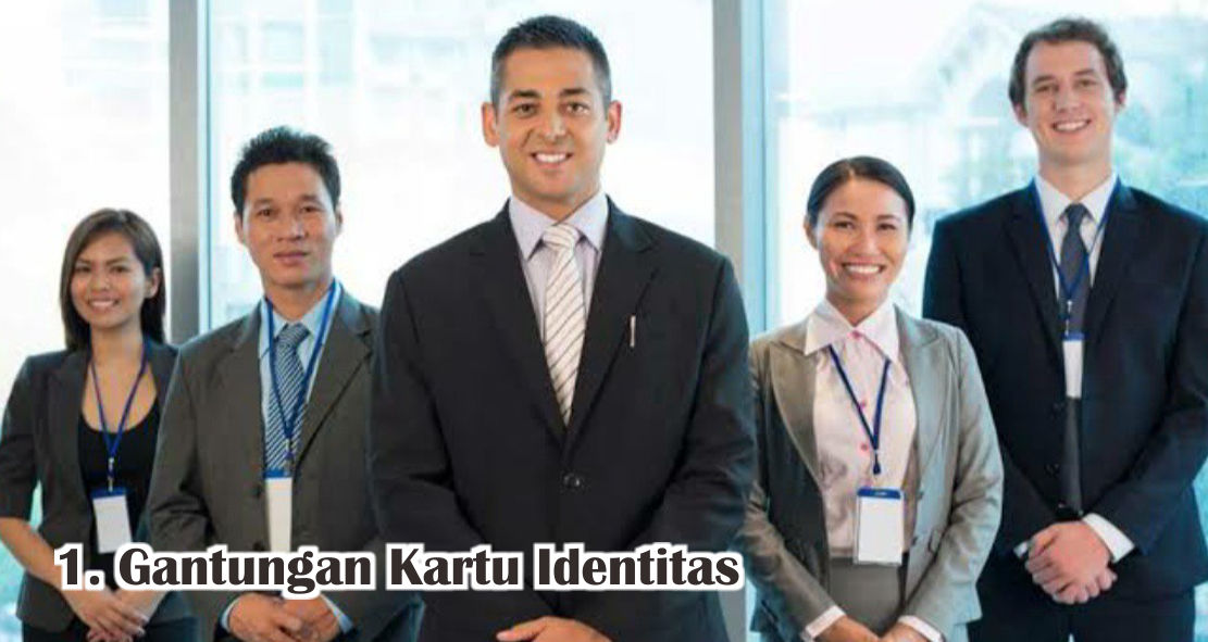 Detail Gambar Orang Memakai Id Card Nomer 22