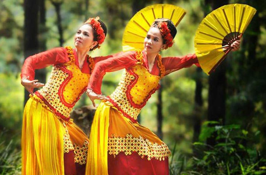 Detail Gambar Orang Menari Tradisional Nomer 31