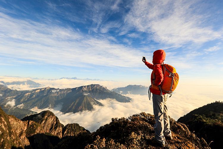 Gambar Orang Mendaki Gunung - KibrisPDR