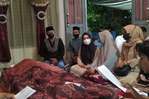 Detail Gambar Orang Meninggal Di Rumah Nomer 22