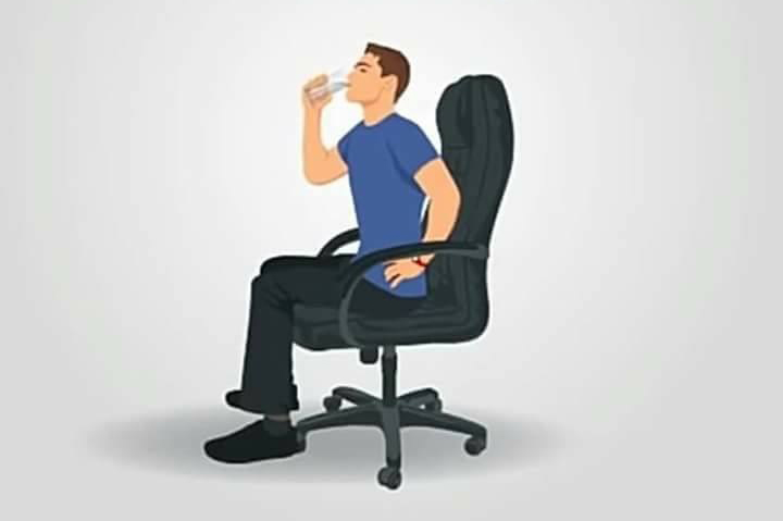 Detail Gambar Orang Minum Sambil Duduk Nomer 6