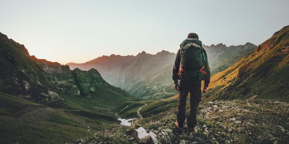 Detail Gambar Orang Naik Gunung Nomer 9