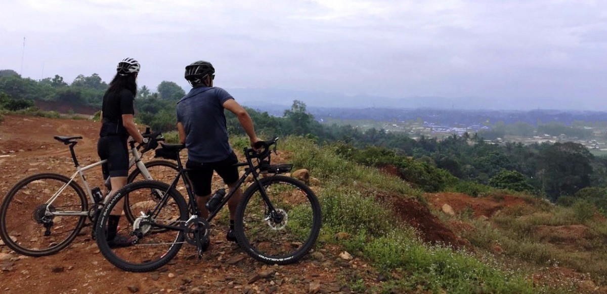 Detail Gambar Orang Naik Sepeda Gunung Nomer 50