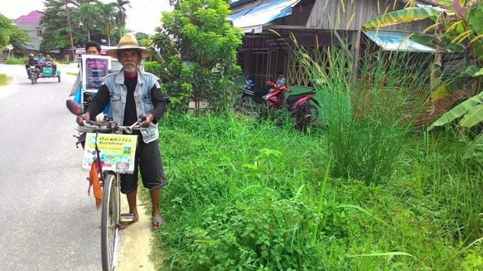 Detail Gambar Orang Naik Sepeda Ontel Nomer 52