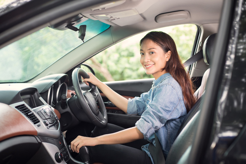 Detail Gambar Orang Nyetir Mobil Nomer 10