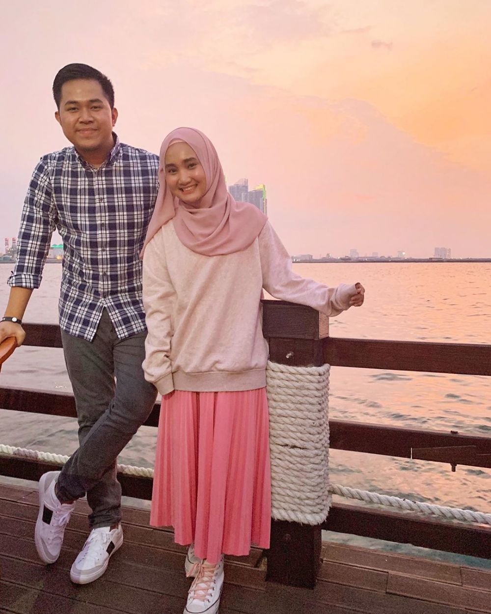 Detail Gambar Orang Pacaran Yang Romantis Nomer 27