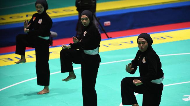 Detail Gambar Orang Pencak Silat Nomer 7