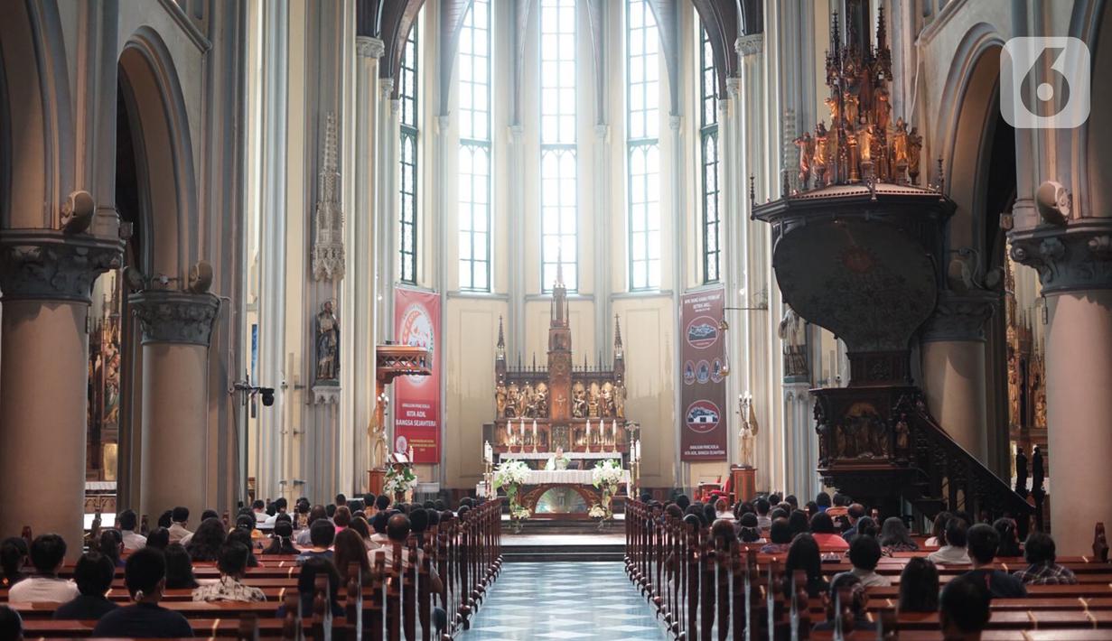 Gambar Orang Pergi Ke Gereja Katedral - KibrisPDR