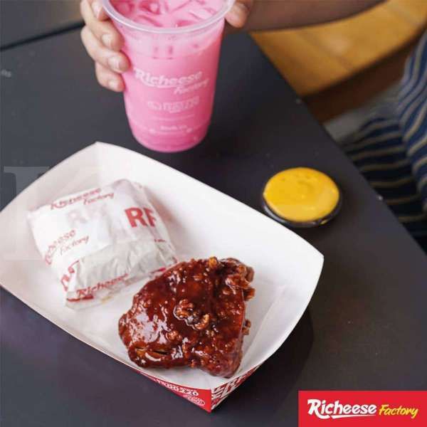 Detail Gambar Orang Richeese Factory Nomer 37