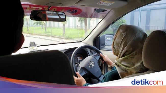 Detail Gambar Orang Saat Berkendara Mobil Nomer 23