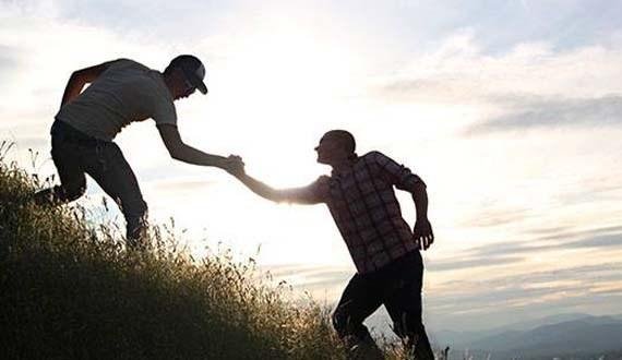 Gambar Orang Saling Tolong Menolong - KibrisPDR