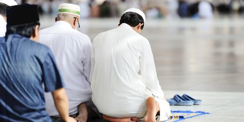 Detail Gambar Orang Sholat Berjamaah Nomer 36