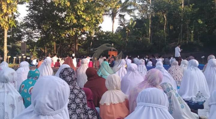 Download Gambar Orang Sholat Idul Fitri Nomer 29