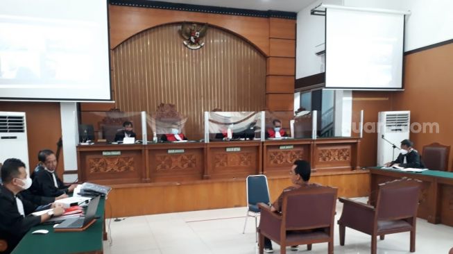 Detail Gambar Orang Sidang Nomer 19