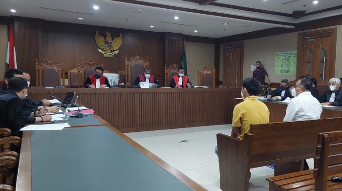 Detail Gambar Orang Sidang Nomer 25