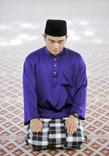 Detail Gambar Orang Solat Nomer 34