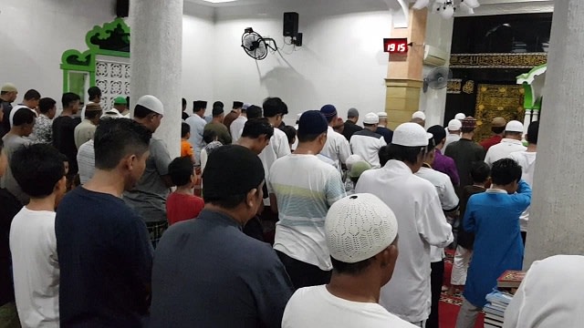 Detail Gambar Orang Tarawih Nomer 19