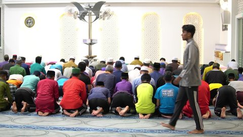 Detail Gambar Orang Tarawih Nomer 48