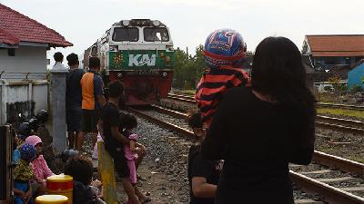 Detail Gambar Orang Tertabrak Kereta Api Di Malang 2 April 2017 Nomer 14