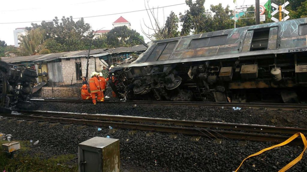 Detail Gambar Orang Tertabrak Kereta Api Di Malang 2 April 2017 Nomer 27