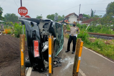 Detail Gambar Orang Tertabrak Kereta Api Di Malang 2 April 2017 Nomer 38