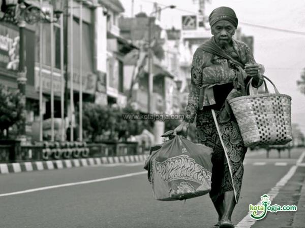 Detail Gambar Orang Tua Bekerja Nomer 11