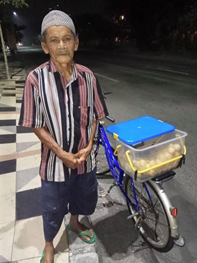 Detail Gambar Orang Tua Bekerja Nomer 3