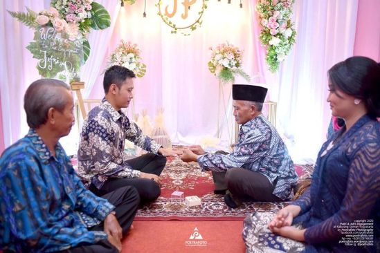 Detail Gambar Orang Tunangan Sederhana Nomer 21