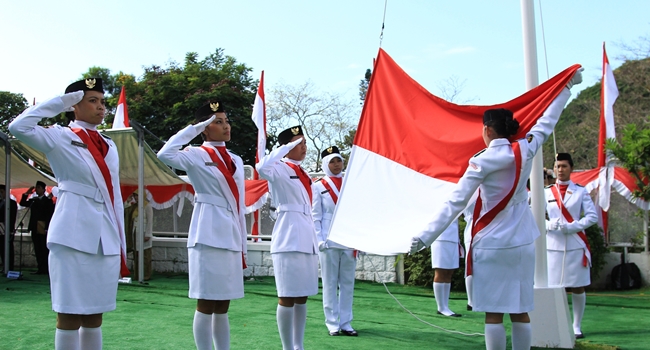 Detail Gambar Orang Upacara Bendera Nomer 4