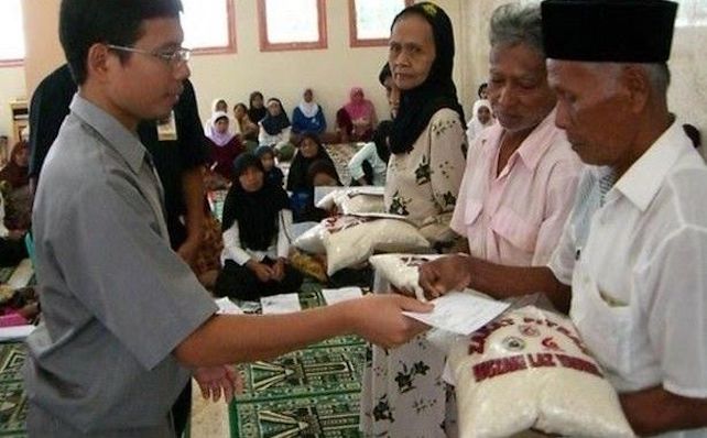 Detail Gambar Orang Zakat Nomer 14