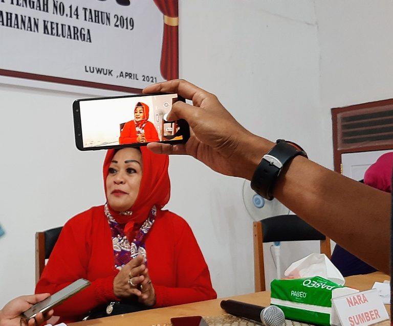 Detail Gambar Pada Iklan Harus Mendukung Nomer 18