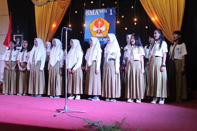 Detail Gambar Paduan Suara Nomer 23