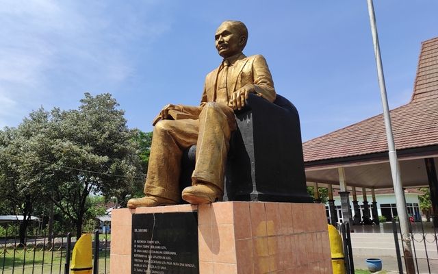 Detail Gambar Pahlawan Dr Soetomo Nomer 21