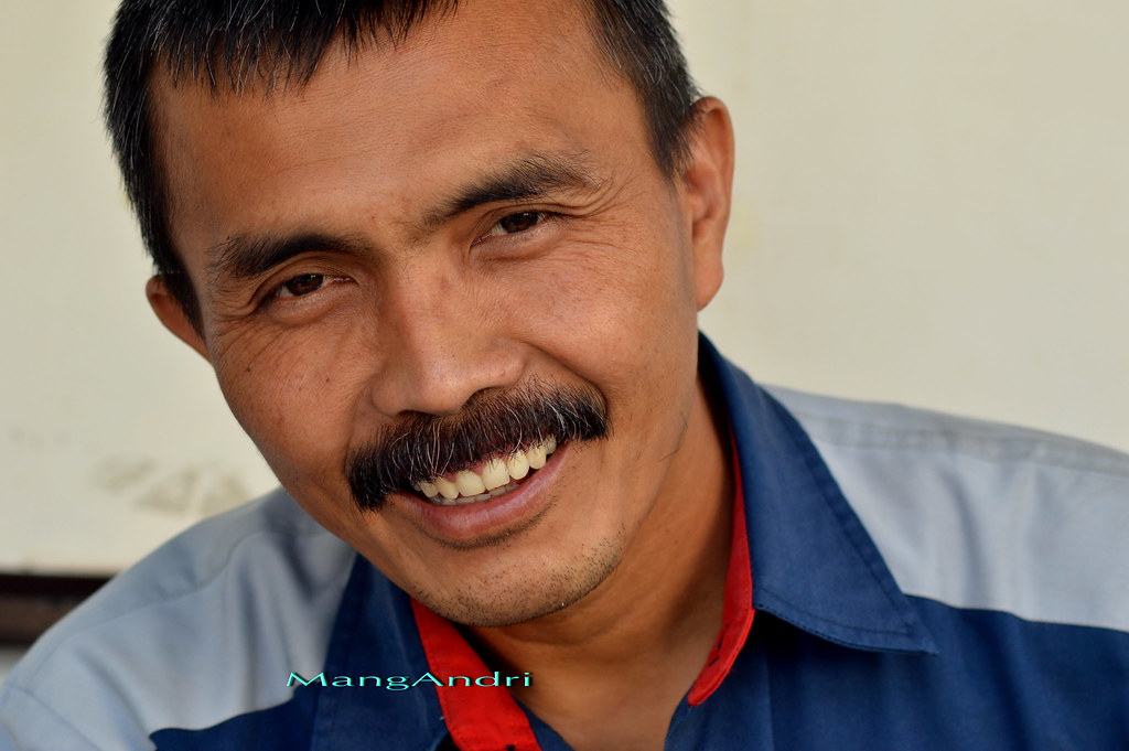 Detail Gambar Pak Kumis Nomer 22