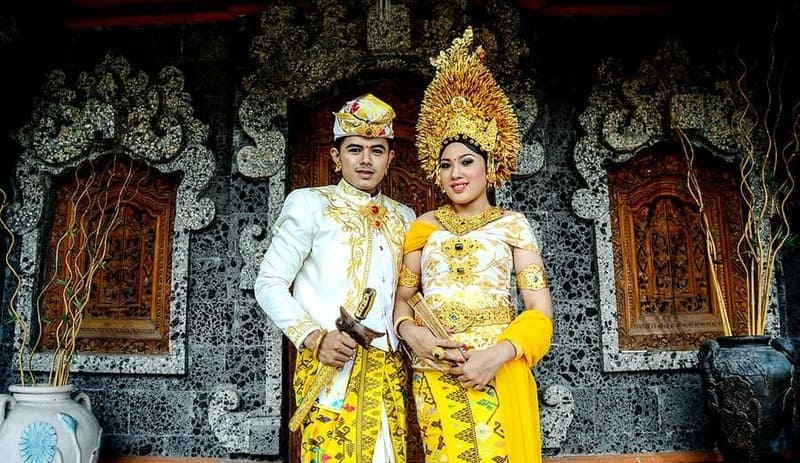 Detail Gambar Pakaian Adat Bali Nomer 15