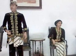 Detail Gambar Pakaian Adat Dari Jawa Timur Nomer 25