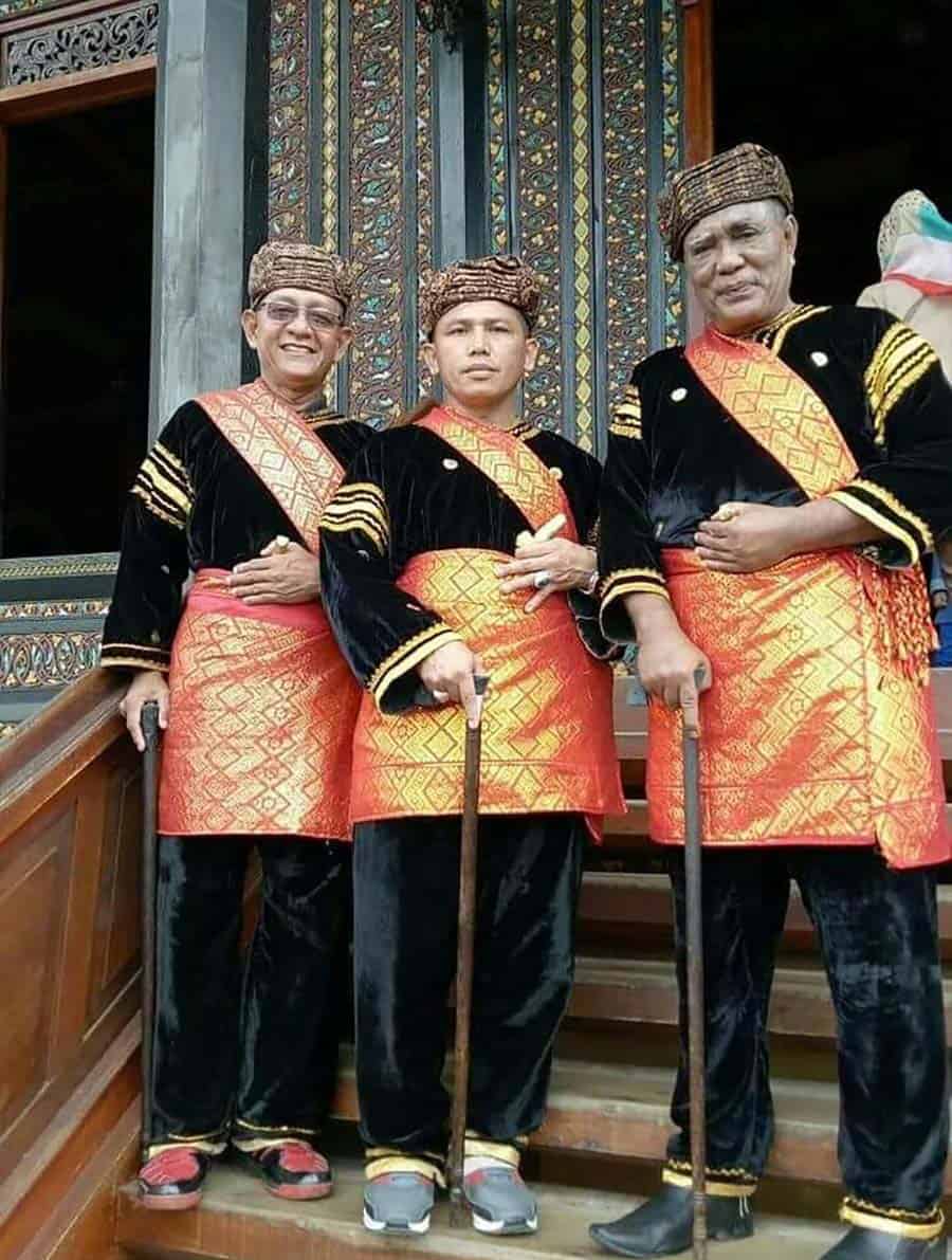 Detail Gambar Pakaian Adat Dari Sumatera Nomer 33