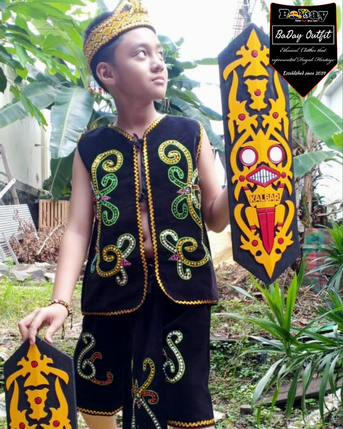 Detail Gambar Pakaian Adat Dayak Nomer 36