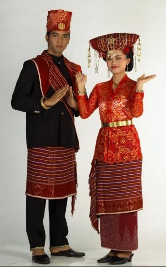 Detail Gambar Pakaian Adat Nusantara Nomer 12