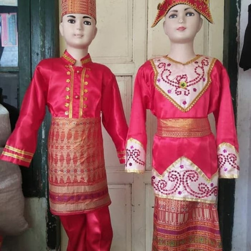 Detail Gambar Pakaian Adat Nusantara Nomer 24