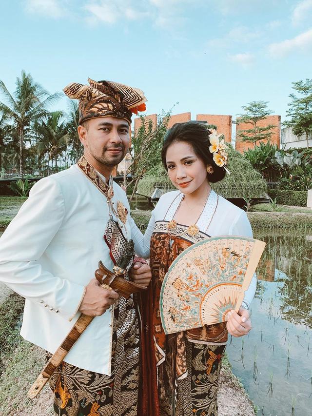 Detail Gambar Pakaian Adat Nusantara Nomer 36