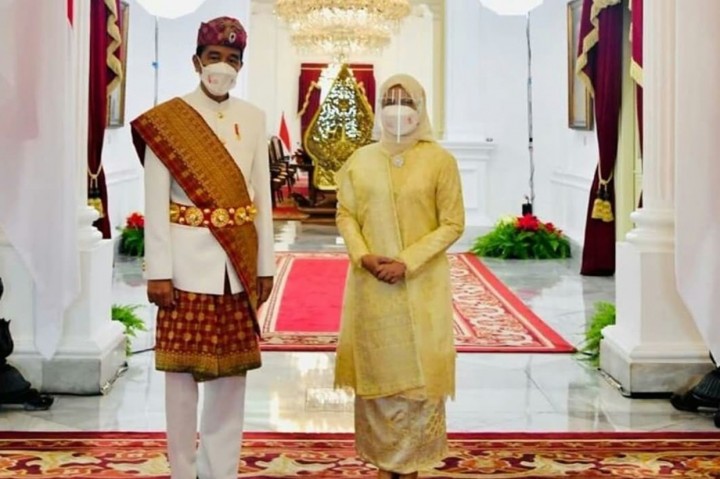 Detail Gambar Pakaian Adat Nusantara Nomer 43