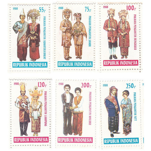 Detail Gambar Pakaian Adat Nusantara Nomer 6