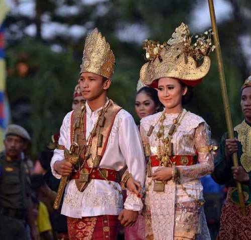 Detail Gambar Pakaian Adat Sumatera Barat Nomer 40