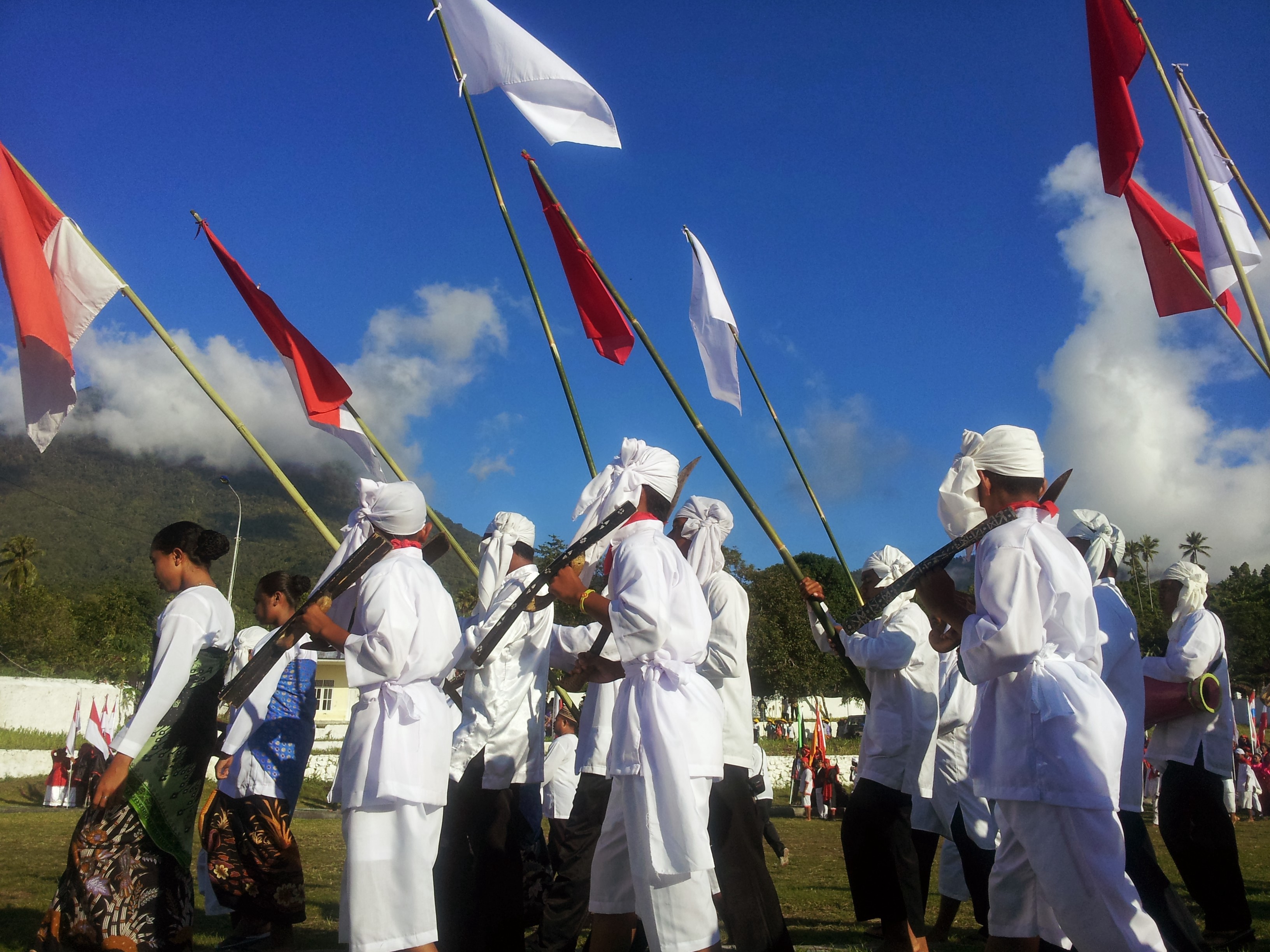 Detail Gambar Pakaian Adat Ternate Dan Tidore Nomer 43