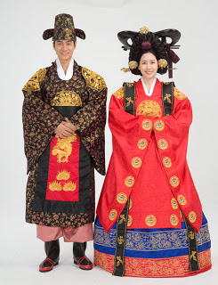 Detail Gambar Pakaian Adat Tradisional Korea Selatan Sepasang Nomer 42