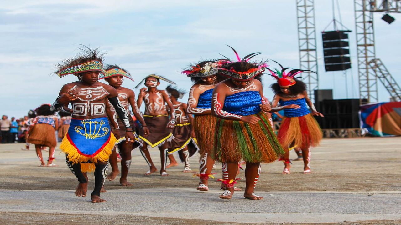 Detail Gambar Pakaian Papua Nomer 26